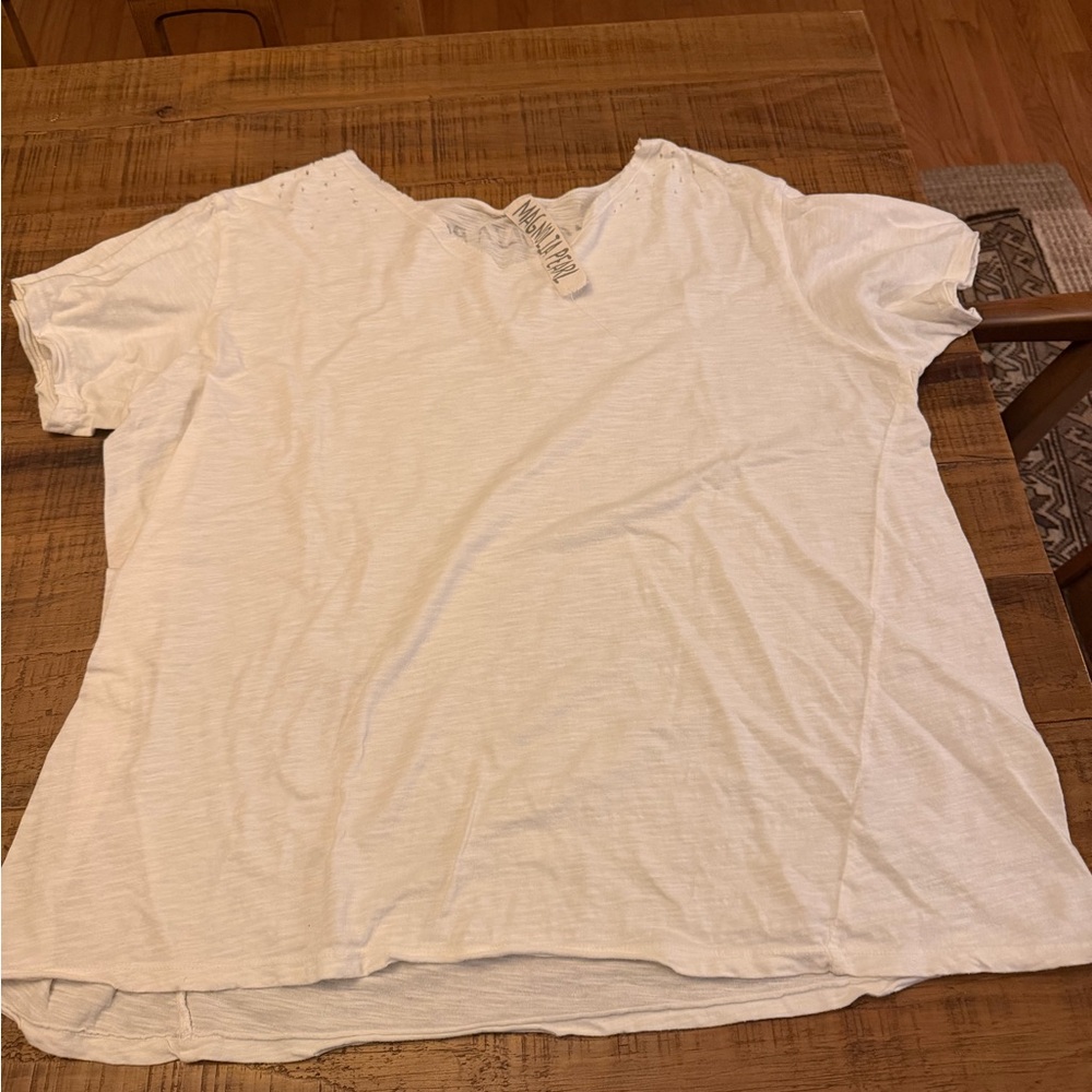 Magnolia Pearl White Short Sleeve Women's Tee EUC